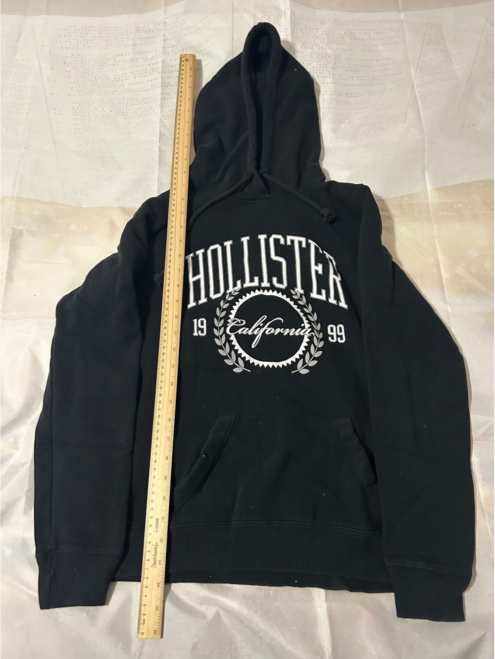 Hollister Black Graphic Pullover Hoodie Size L CLOTHING00128